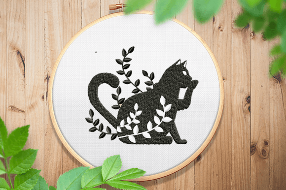 Cute Floral Cat: A Seasonal Embroidery Gem